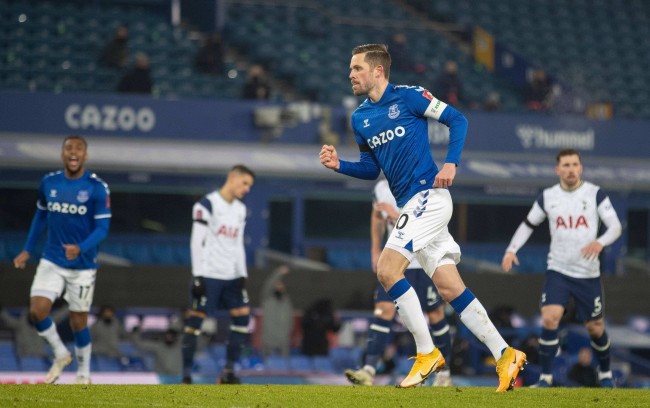 隊的戰術執 隊的戰術執